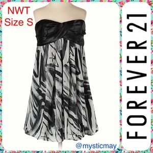 New FOREVER 21 Abstract Print w Black Satin Sweetheart Neck Mini Dress Size S